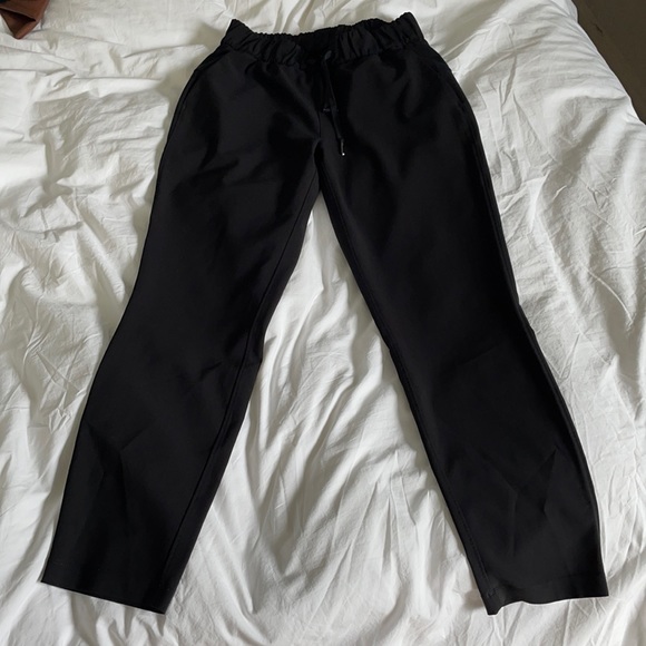 COPY - Black Lululemon on the fly pants - Picture 2 of 4